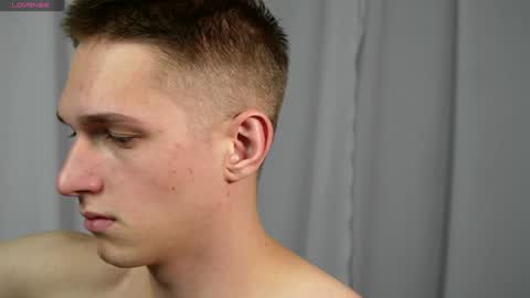 Dustyn online show from December 25, 5:47 pm