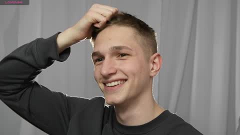 Dustyn online show from December 26, 8:32 pm