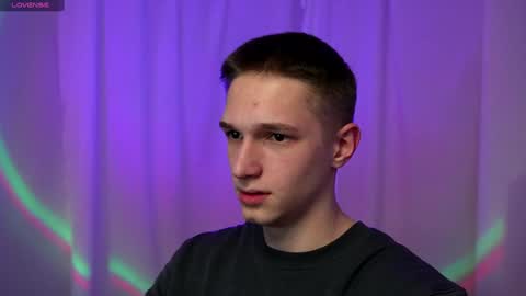 Dustyn online show from December 30, 4:42 am