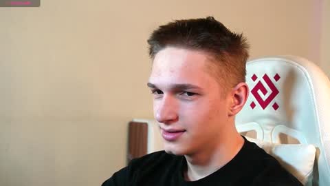 Dustyn online show from January 3, 3:01 pm