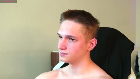 Dustyn online show from January 3, 6:03 pm