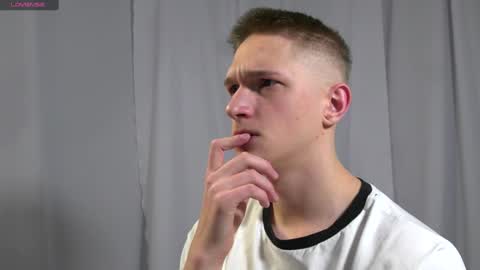 Dustyn online show from January 12, 2:30 pm