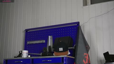 Dustyn online show from October 17, 4:42 pm