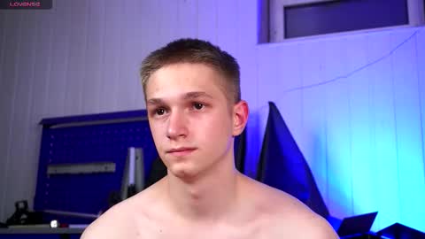 Dustyn online show from October 31, 3:35 pm