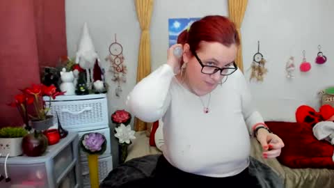 Snapshot of dyannelovee chatting on January 26, 9:40 pm Dyanne online show from January 26, 9:40 pm