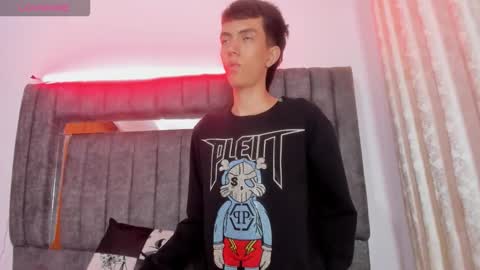 Dylan online show from November 25, 11:43 am