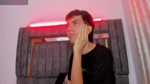 Dylan online show from November 26, 11:44 am