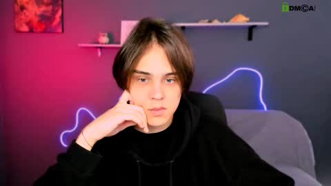 dylan_bold online show from October 19, 8:37 am