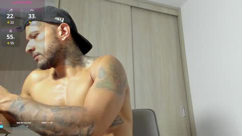 Snapshot of dylan_johnsonn chatting on December 20, 12:52 am Dylan Jhonsonn online show from December 20, 12:52 am