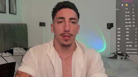 Snapshot of dylan_spencer chatting on January 25, 10:29 am Bryan model independient online show from January 25, 10:29 am