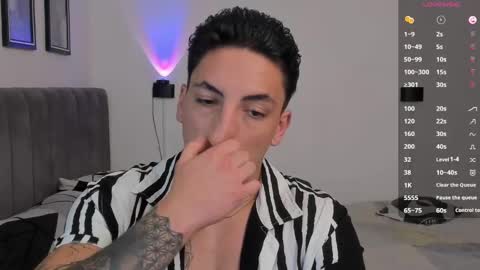 Snapshot of dylan_spencer chatting on February 18, 9:09 pm Bryan model independient online show from February 18, 9:09 pm