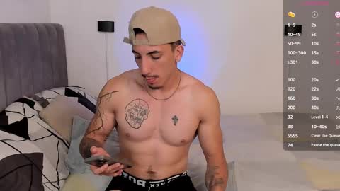 Snapshot of dylan_spencer chatting on February 23, 1:13 am Bryan model independient online show from February 23, 1:13 am