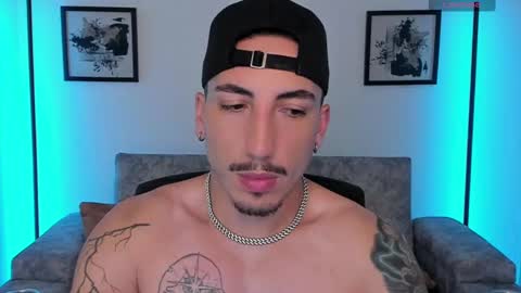 Snapshot of dylan_spencer chatting on October 15, 10:54 pm Bryan model independient online show from October 15, 10:54 pm