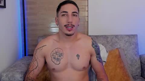 Snapshot of dylan_spencer chatting on November 22, 12:31 am Bryan model independient online show from November 22, 12:31 am