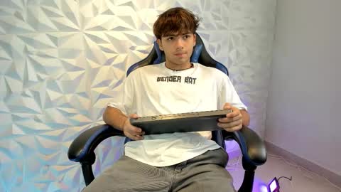 Dylan online show from December 5, 4:58 pm