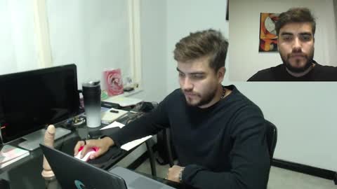 Snapshot of dylanhot10 chatting on December 5, 11:07 pm dylanhot10 online show from December 5, 11:07 pm