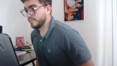 Snapshot of dylanhot10 chatting on December 12, 9:04 pm dylanhot10 online show from December 12, 9:04 pm