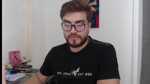 Snapshot of dylanhot10 chatting on December 18, 7:30 pm dylanhot10 online show from December 18, 7:30 pm