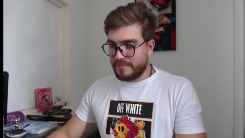 Snapshot of dylanhot10 chatting on December 20, 7:39 pm dylanhot10 online show from December 20, 7:39 pm