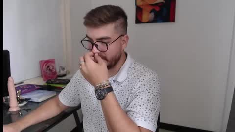 Snapshot of dylanhot10 chatting on December 29, 7:32 pm dylanhot10 online show from December 29, 7:32 pm