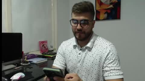 Snapshot of dylanhot10 chatting on December 29, 11:08 pm dylanhot10 online show from December 29, 11:08 pm