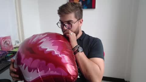 Snapshot of dylanhot10 chatting on January 29, 8:46 pm dylanhot10 online show from January 29, 8:46 pm