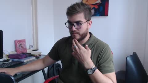 Snapshot of dylanhot10 chatting on February 1, 7:23 pm dylanhot10 online show from February 1, 7:23 pm