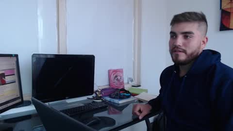 Snapshot of dylanhot10 chatting on February 3, 8:03 pm dylanhot10 online show from February 3, 8:03 pm