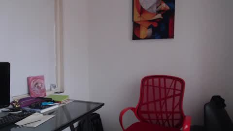 Snapshot of dylanhot10 chatting on February 4, 10:55 pm dylanhot10 online show from February 4, 10:55 pm