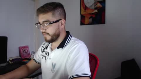 Snapshot of dylanhot10 chatting on February 10, 10:51 pm dylanhot10 online show from February 10, 10:51 pm