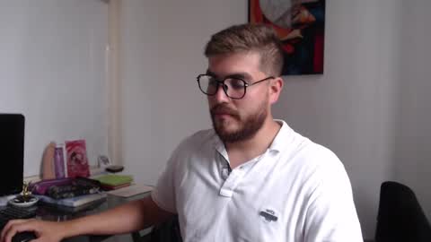 Snapshot of dylanhot10 chatting on February 17, 9:52 pm dylanhot10 online show from February 17, 9:52 pm