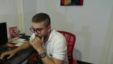 Snapshot of dylanhot10 chatting on September 17, 11:39 pm dylanhot10 online show from September 17, 11:39 pm