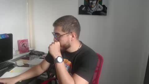 Snapshot of dylanhot10 chatting on December 3, 9:57 pm dylanhot10 online show from December 3, 9:57 pm