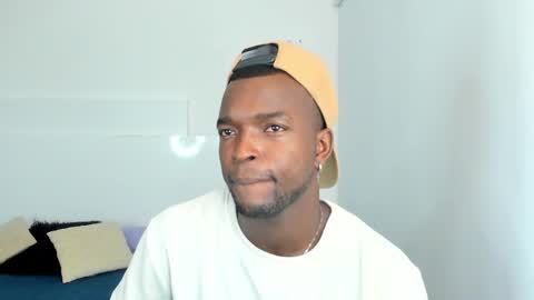 Snapshot of dylantaylor_1 chatting on January 28, 2:43 am Dylan Taylor online show from January 28, 2:43 am