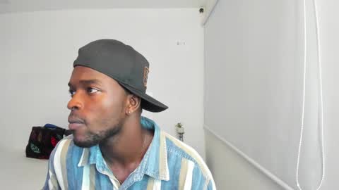 Snapshot of dylantaylor_1 chatting on February 11, 3:50 am Dylan Taylor online show from February 11, 3:50 am