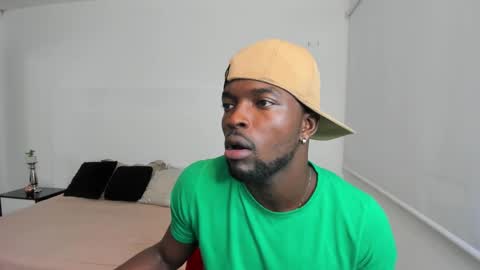 Snapshot of dylantaylor_1 chatting on March 5, 3:29 am Dylan Taylor online show from March 5, 3:29 am