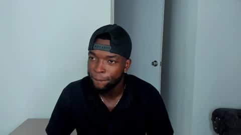 Snapshot of dylantaylor_1 chatting on September 10, 2:33 am Dylan Taylor online show from September 10, 2:33 am