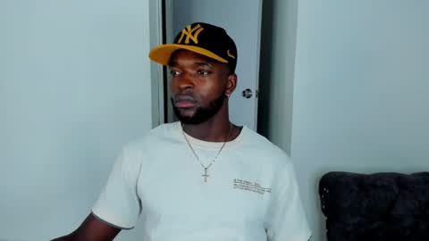 Snapshot of dylantaylor_1 chatting on October 1, 3:56 am Dylan Taylor online show from October 1, 3:56 am