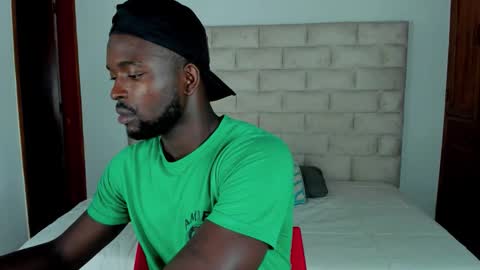 Snapshot of dylantaylor_1 chatting on November 10, 12:15 pm Dylan Taylor online show from November 10, 12:15 pm