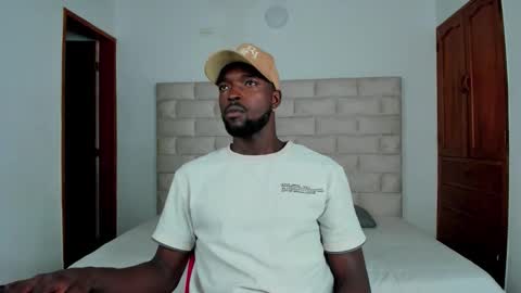 Snapshot of dylantaylor_1 chatting on November 12, 12:38 pm Dylan Taylor online show from November 12, 12:38 pm