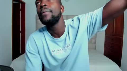 Snapshot of dylantaylor_1 chatting on November 14, 12:37 pm Dylan Taylor online show from November 14, 12:37 pm