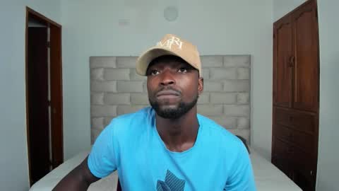 Snapshot of dylantaylor_1 chatting on November 16, 12:11 pm Dylan Taylor online show from November 16, 12:11 pm