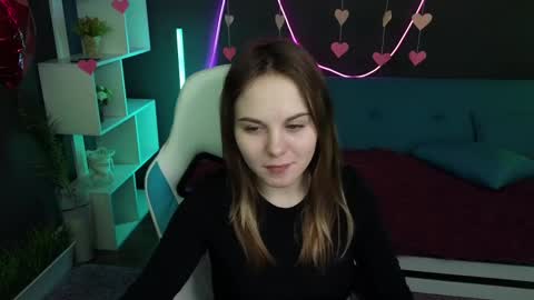 Snapshot of dyna_bae chatting on February 18, 4:37 am Dyna online show from February 18, 4:37 am