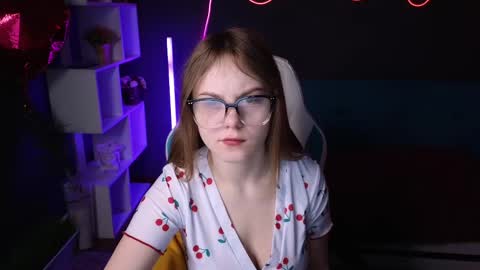 Snapshot of dyna_bae chatting on March 2, 1:26 am Dyna online show from March 2, 1:26 am