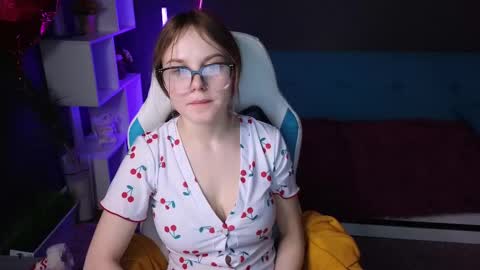 Snapshot of dyna_bae chatting on March 2, 8:05 am Dyna online show from March 2, 8:05 am