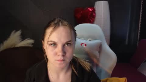 Snapshot of dyna_bae chatting on March 6, 7:47 am Dyna online show from March 6, 7:47 am