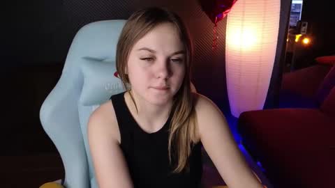 Snapshot of dyna_bae chatting on March 11, 4:21 am Dyna online show from March 11, 4:21 am