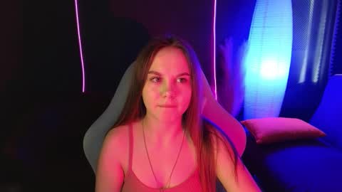 Snapshot of dyna_bae chatting on October 16, 7:53 am Dyna online show from October 16, 7:53 am