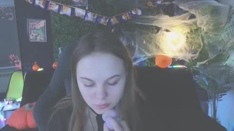 Snapshot of dyna_bae chatting on October 20, 2:01 am Dyna online show from October 20, 2:01 am