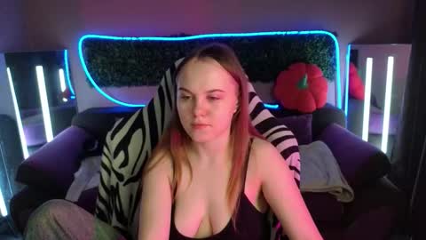 Snapshot of dyna_bae chatting on November 20, 8:58 am Dyna online show from November 20, 8:58 am